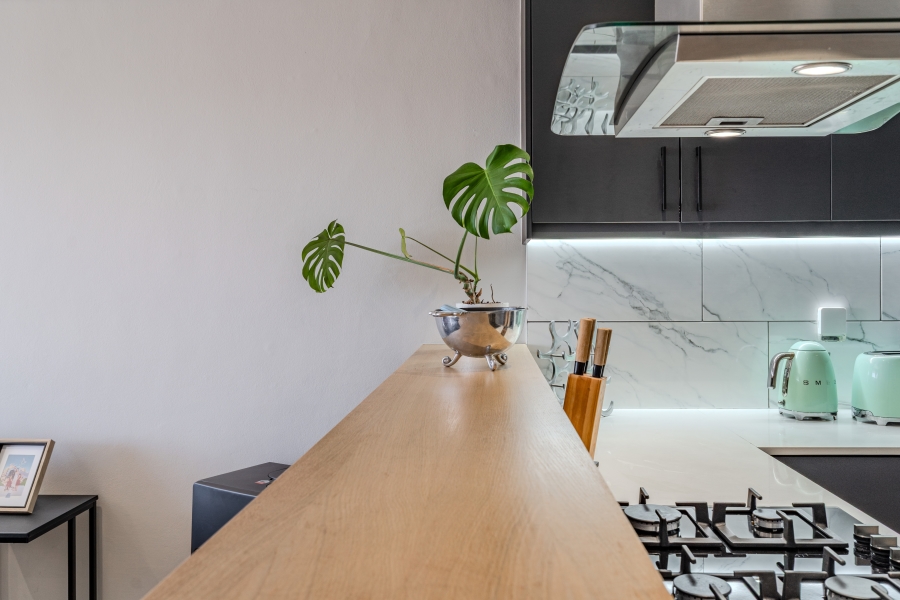 2 Bedroom Property for Sale in Vredehoek Western Cape